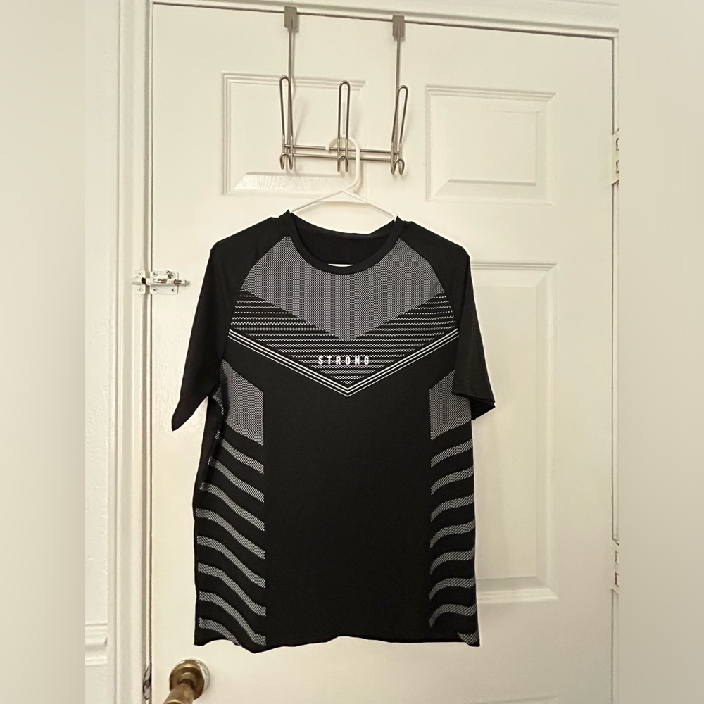 SHEIN Black and Gray Performance Short Sleeve Tee - Picture 3 of 5